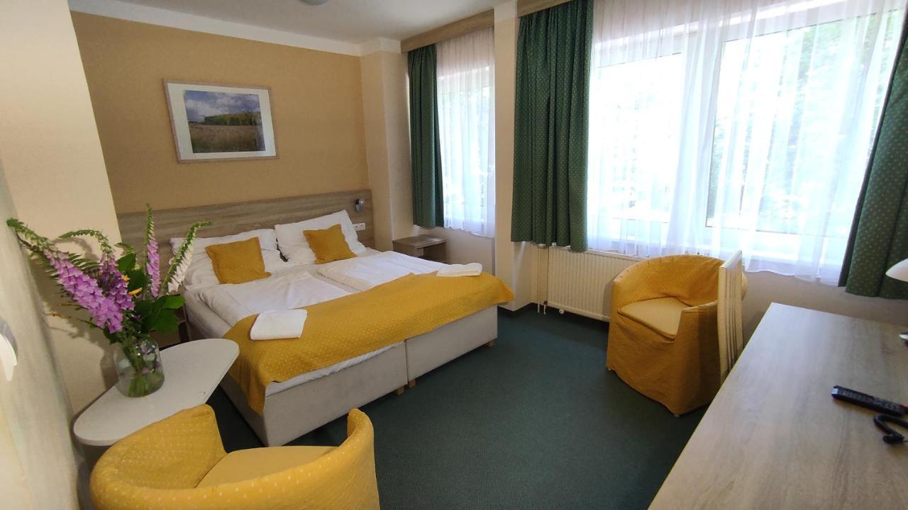 Parkhotel โซโกโลฟ ภายนอก รูปภาพ